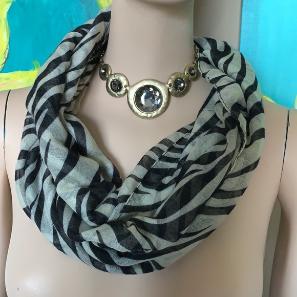 Women’s scarf - Picture 4 of 6